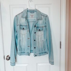 LOVE TREE Light-wash Denim Jacket